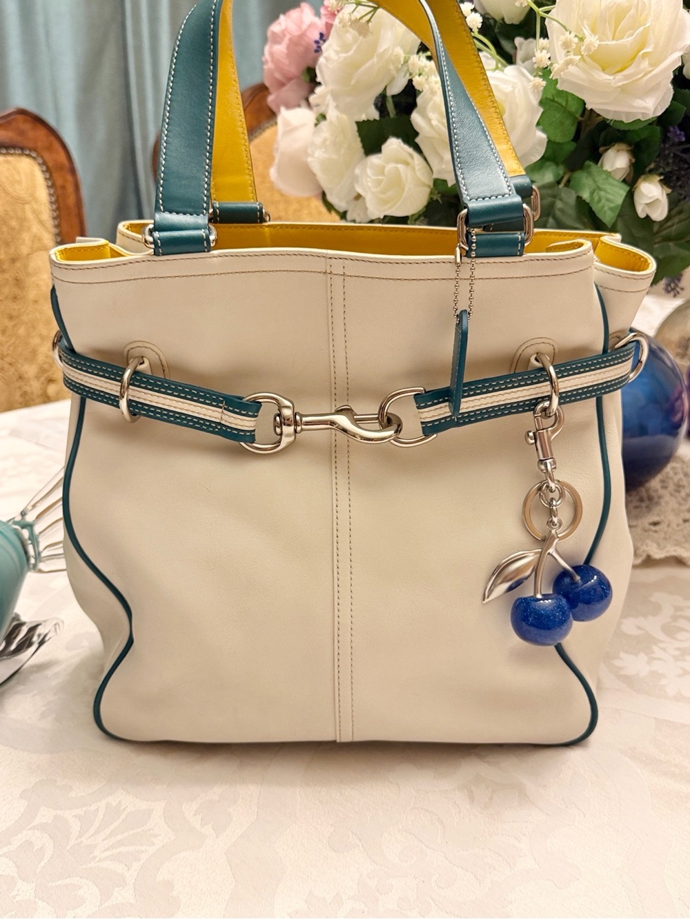 Vintage Coach Hampton Carryall - Picture 3 of 13